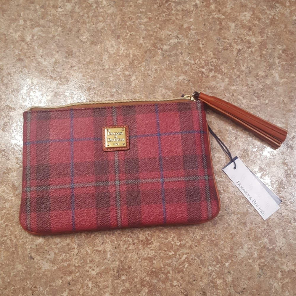 Dooney & Bourke clutch